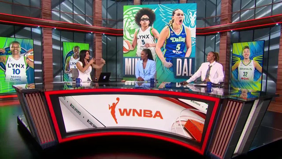 "This is how you know Olivia Miles is in charge: When you see a veteran give up the ball and give it back to the rookie to set up the offense..." Lisa Leslie points out how much trust the Lynx have in Olivia Miles.