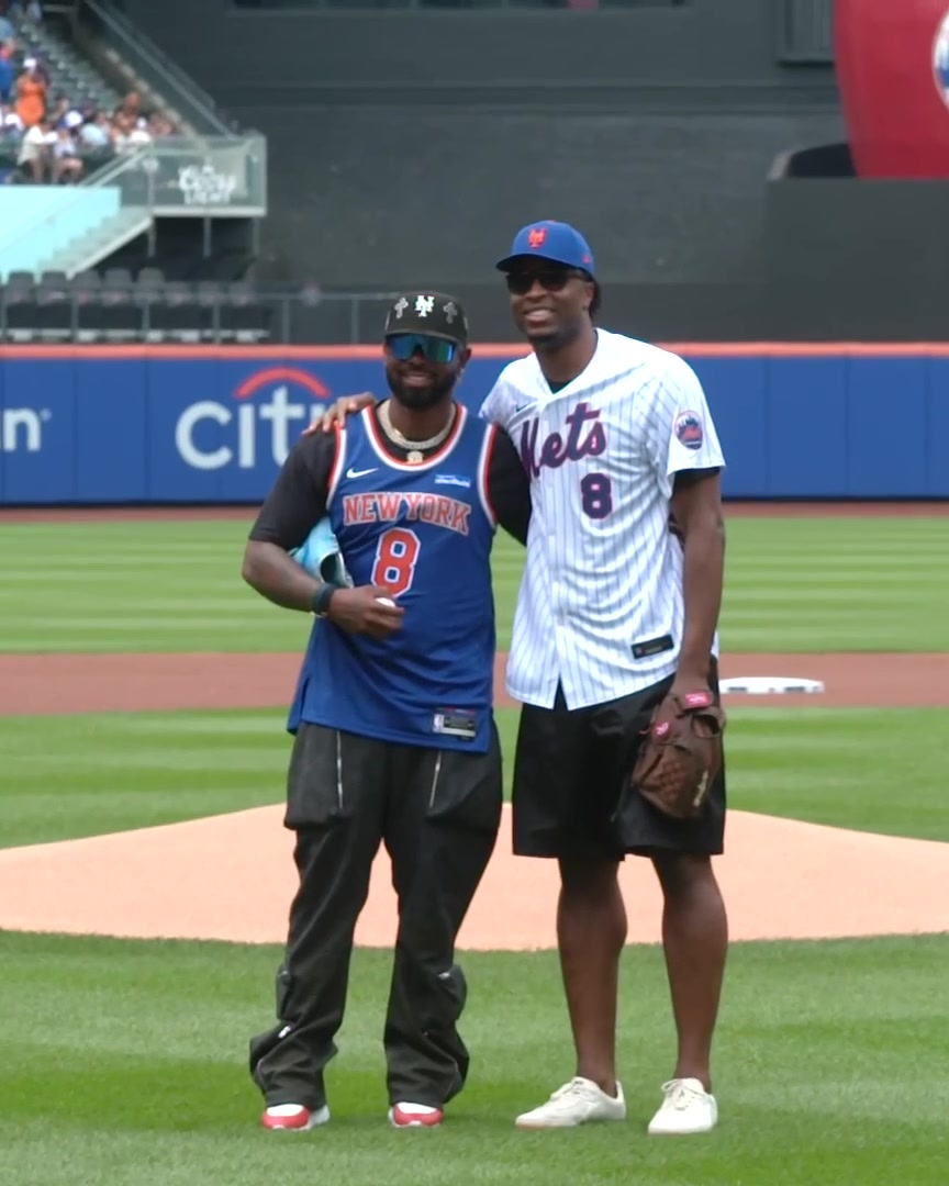 Citi Field breaks out in an "OG!" chant after the first pitch