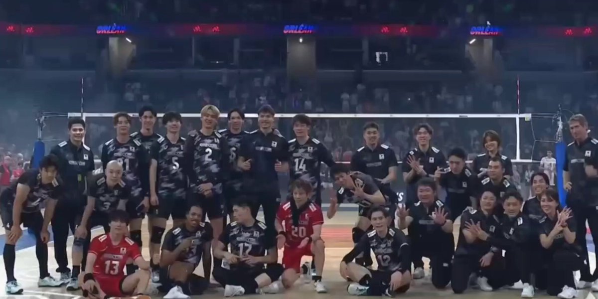 เหนื่อยแค่ไหนดูเอา...นั่งพื้นกันแล้ว