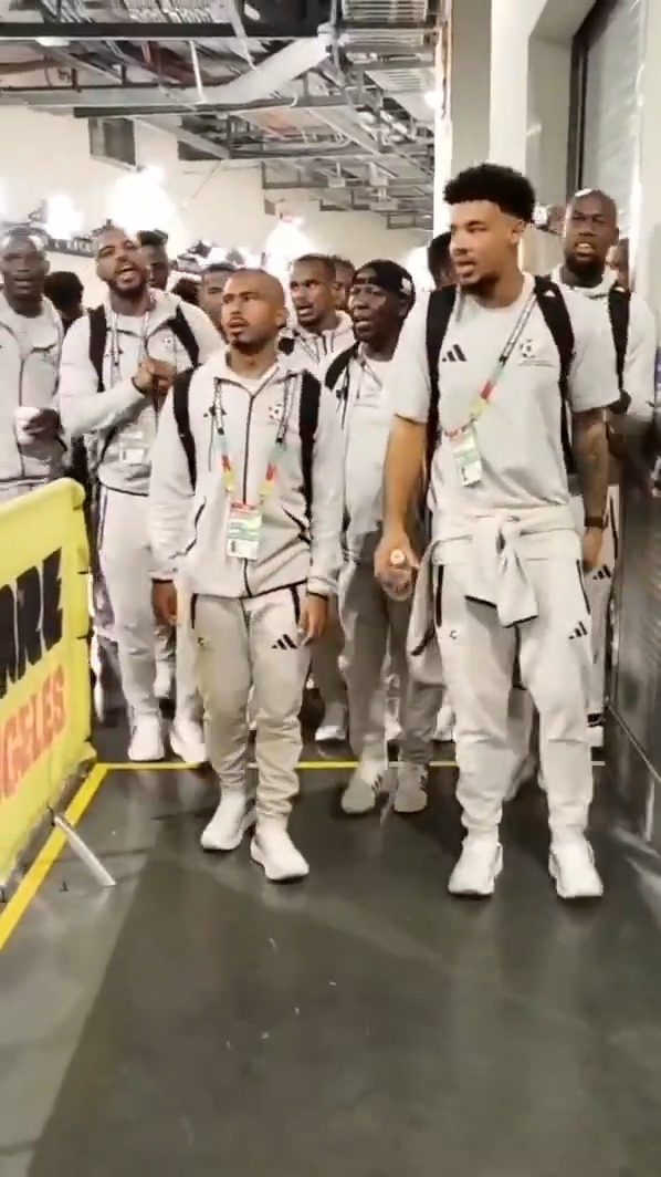 One thing never changes: The Bafana Bafana arrival. 🕺🇿🇦 #FIFAWorldCup | 🎥 Bafana Bafana