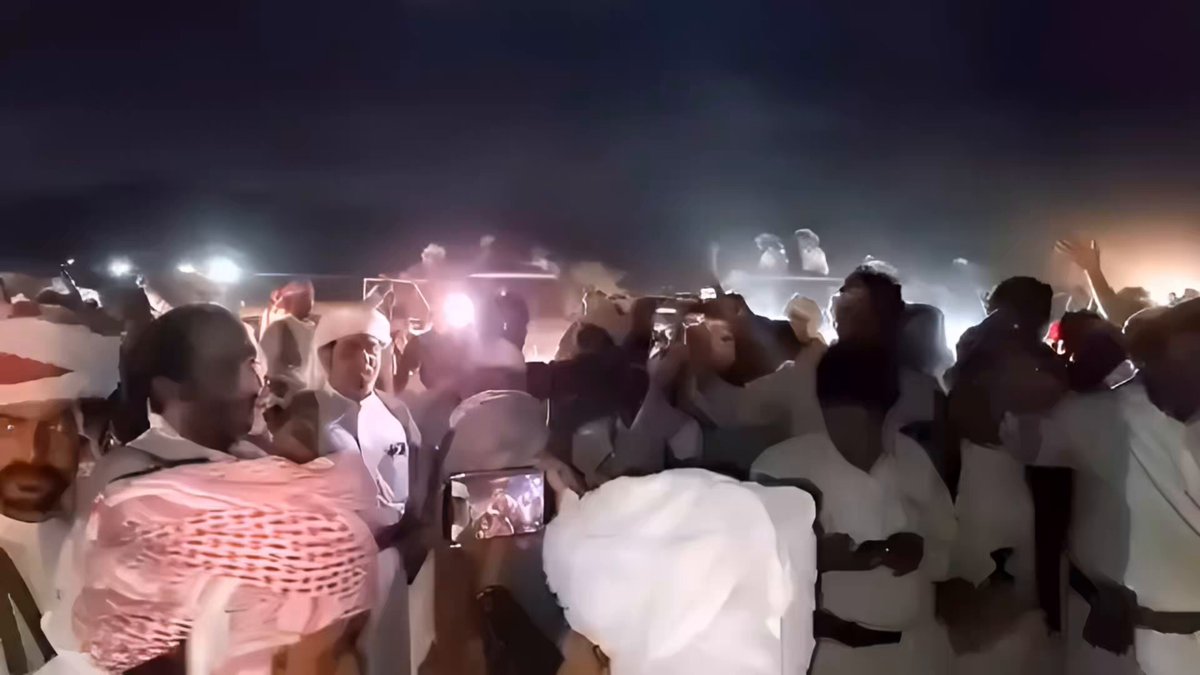ليلة حامية ساخنة 🔥🔥🔥🔥🔥 وصول قبائل المهرة وحضرموت لمطارح الريان ♨️♨️♨️♨️ كذلك الوضع مرعمص في عمران وارحب وخولان والجوف . لا تستفزوا القبيلة ولا تذلوها والأيام القادمة ستفرز تداعيات اكثر خطورة ⚠️