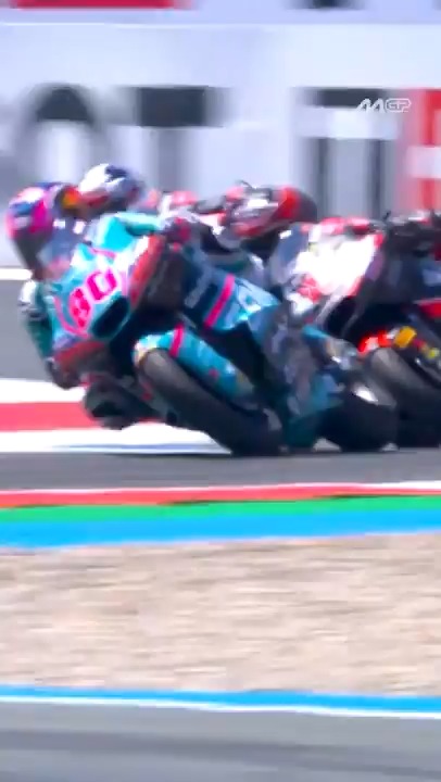 WHAT.A.LAST.LAP 🔥 This #Moto2 battle for gold went straight away into the history books! ⚔️ #DutchGP 🇳🇱