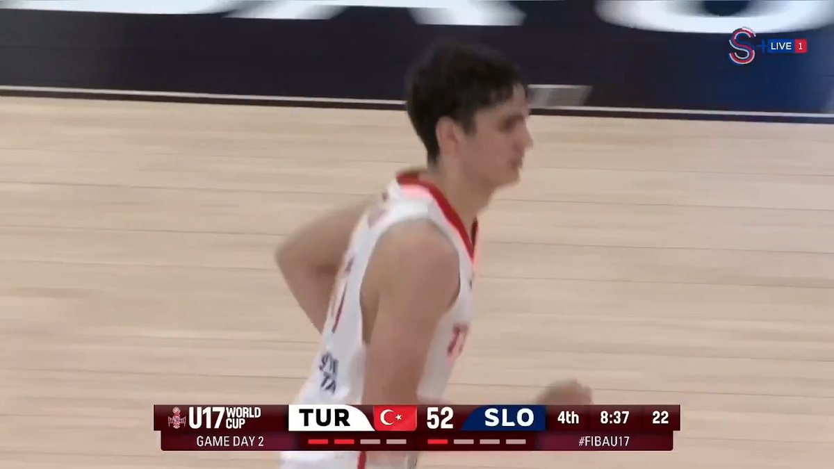 🚨 Ömer Kutluay, Slovenya'ya karşı: ⌛️31 dakika 🏀 26 sayı ▪️ 9 ribaund 🅰️ 10 asist 👀 11/11 serbest atış