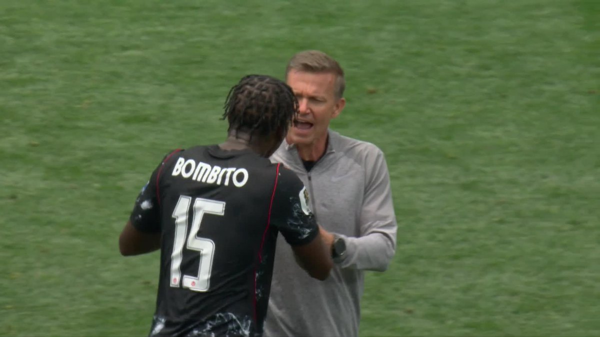 Jesse Marsch had to be calmed down by Moïse Bombito at the end of the half. #FIFAWorldCup