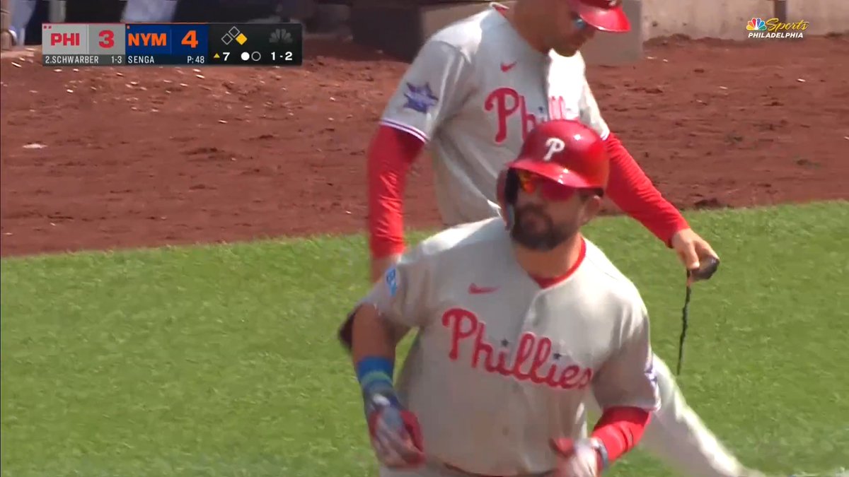 SCHWARBOMB NO. 30 PUTS THE PHILS BACK IN FRONT 💣💣