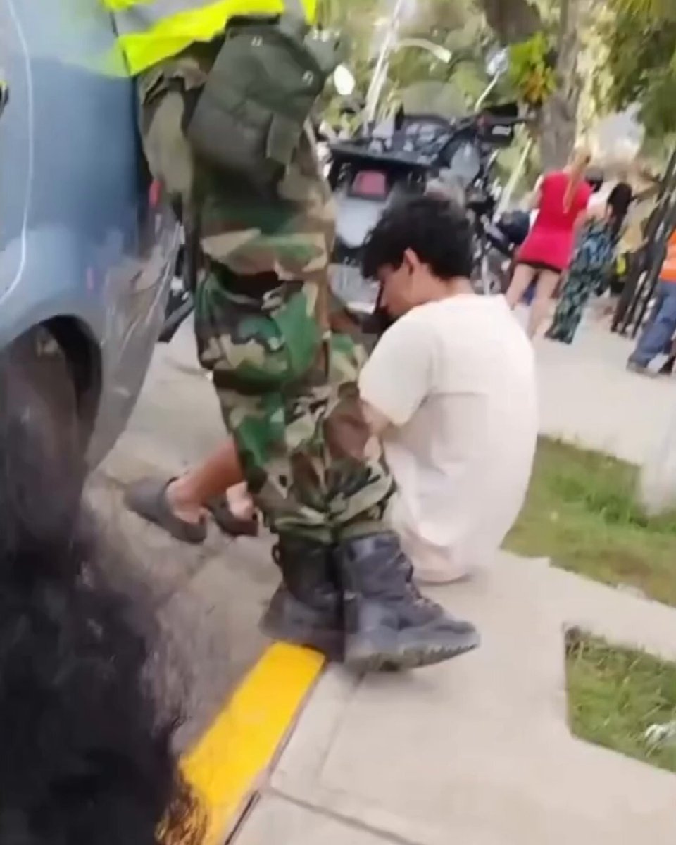 ‼️…. Como si no hubiese nada más importante, o prioritario, o vital que hacer por #Venezuela. De verdad que esta gente cambiado por mierd… se pierde el envase. ¡Ahí están los hijos de Chávez! #LaGuaira