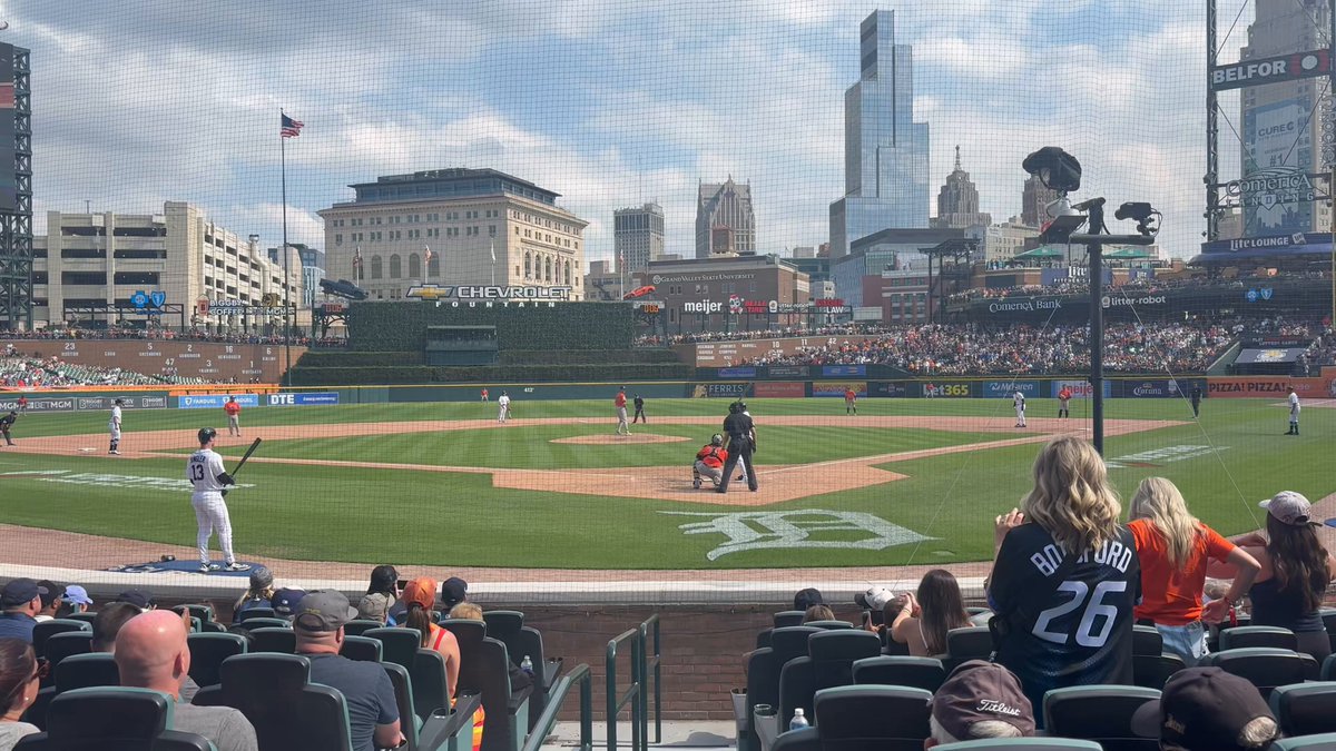 Detroit Tigers with the bases loaded and two outs in the bottom of the 9th in a tie game… 2x All-Star Riley Greene strikes out against Josh Hader. Pain… 🐅