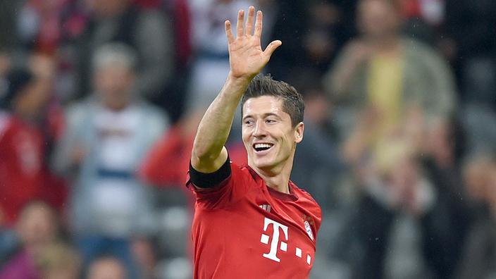 That shit says 5 GOALS IN 9 MINUTES???? Yep Lewandowski welcome to the agenda😭