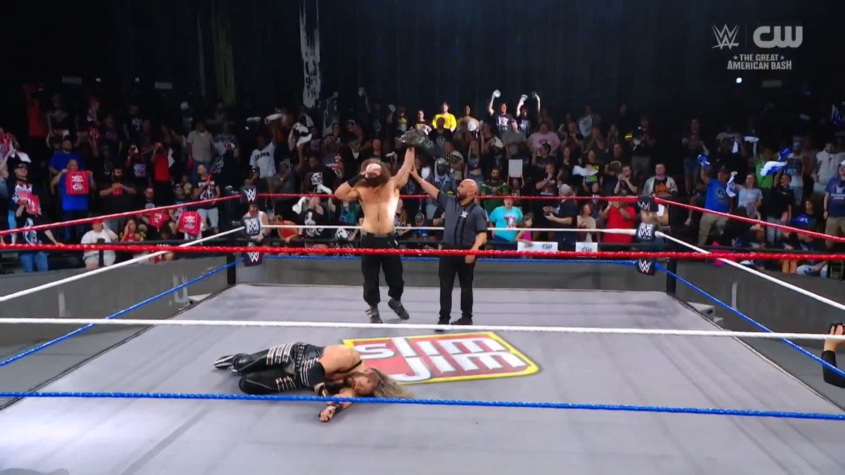 TONY D RETAINS! 🙌 With ONE eye, Tony D’Angelo retains the NXT Title!