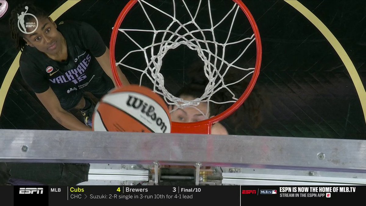 "Breanna Stewart picks it quickly." 😂 Watch Women's Sports Sunday NOW on ESPN, Disney+ and the ESPN App 🍿
