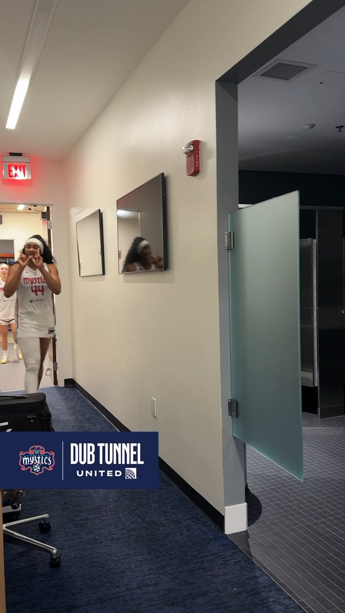 Got it done! Dub Tunnel | United Airlines