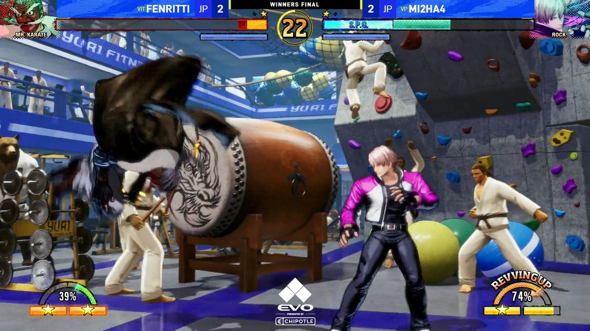 A pixel-perfect punish. mi2ha4 makes the huge read and will move into Grand Finals of #Evo2026!