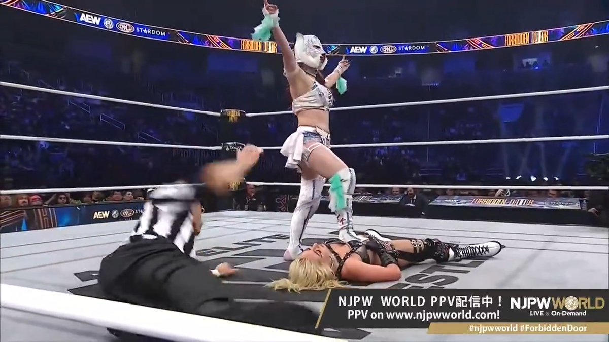 .スターダム💙スターライト・キッド🐯🤍 "Cross body attack → Moonsault Press" PPV⏩ ※Only available to users in Japan. #njpwworld #ForbiddenDoor