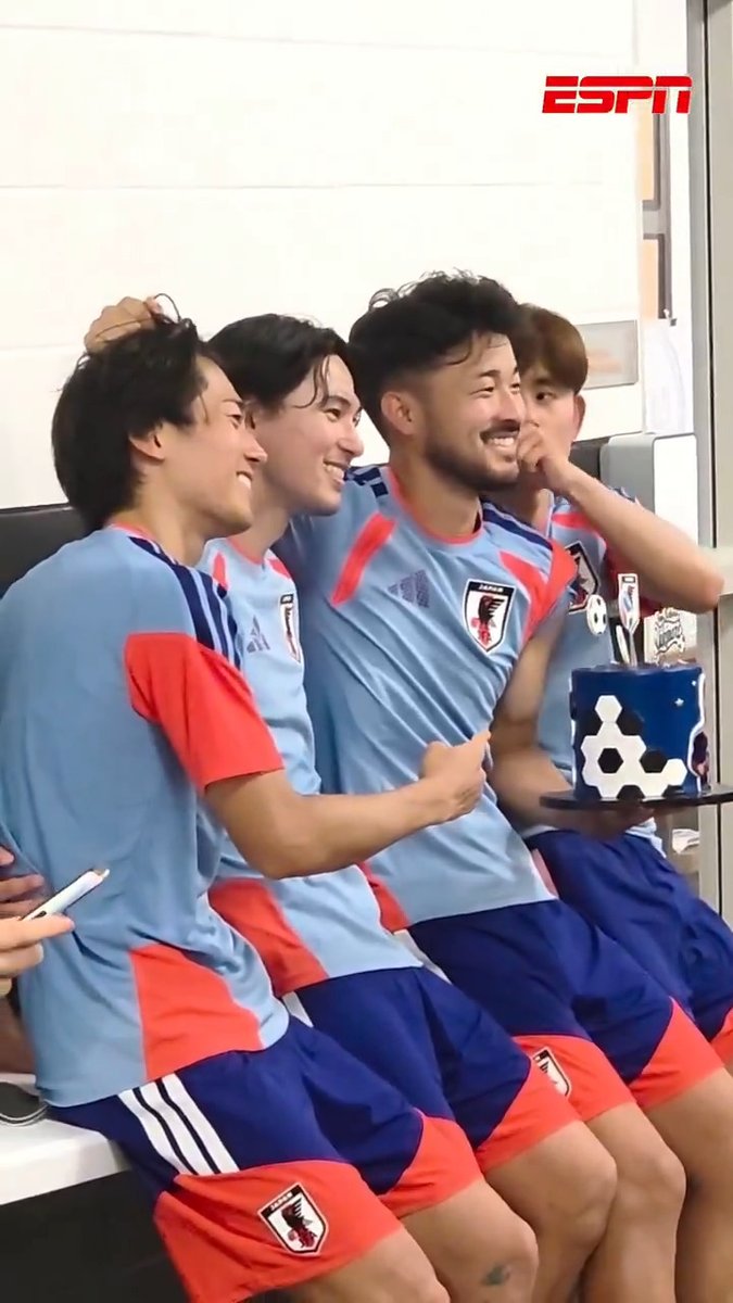 Just because there's a big FIFA World Cup game on Monday doesn't mean 🇯🇵 サッカー日本代表 🇯🇵 can't celebrate Yukinari Sugawara turning 26! 🎂🎈🎉🥳 Wonder what he wished for a belated birthday present tomorrow! 🤭 #FIFAWorldCup