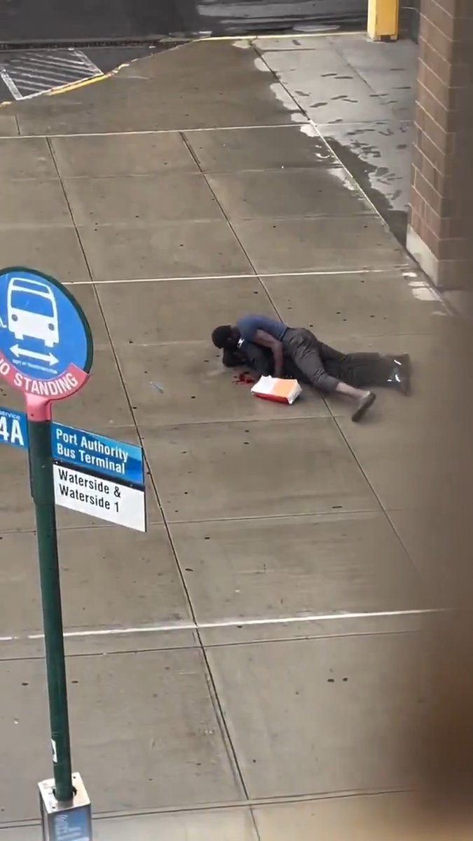 Let's check in on the New York City's Port Authority Bus Terminal and see how it's going 🤨 Security guard is knocked out and the attacker dry humps him 🏳️🌈 Avoid New York City accordingly... #CityLife #WTF #gay #3rdWorld #prison #NYC #crime #urban #democrats #FailedState