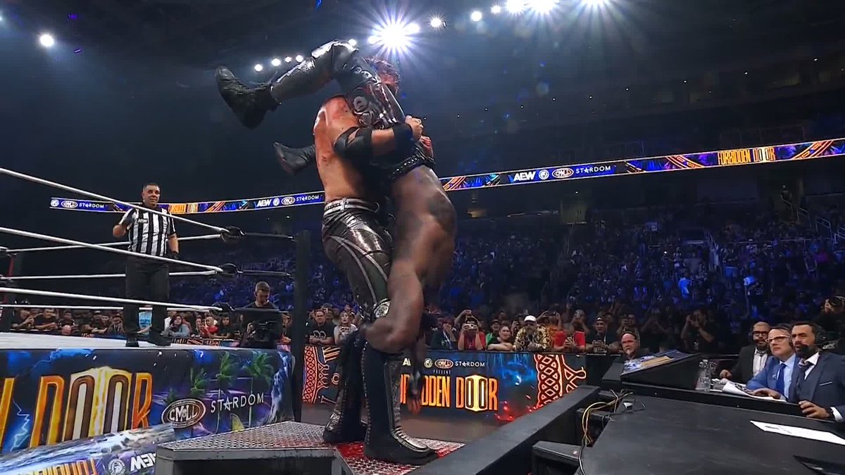 STYLES CLASH AND THE TABLE DIDN’T BREAK #ForbiddenDoor