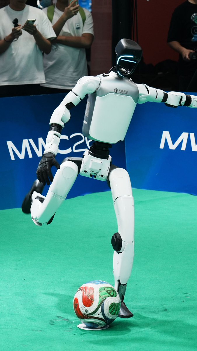 Chinese humanoid robots tried World Cup-style penalty kicks. Here's what happened, as Stephen Engle reports. Watch more about the latest innovations from the World Mobile Congress in Shanghai: