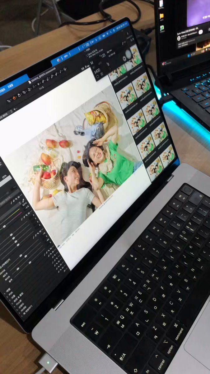 < 쇄골에 천사가 잠들고 있다 > 티켓 오픈 기념 포스터 촬영 비하인드 영상 * 2 🚲📷