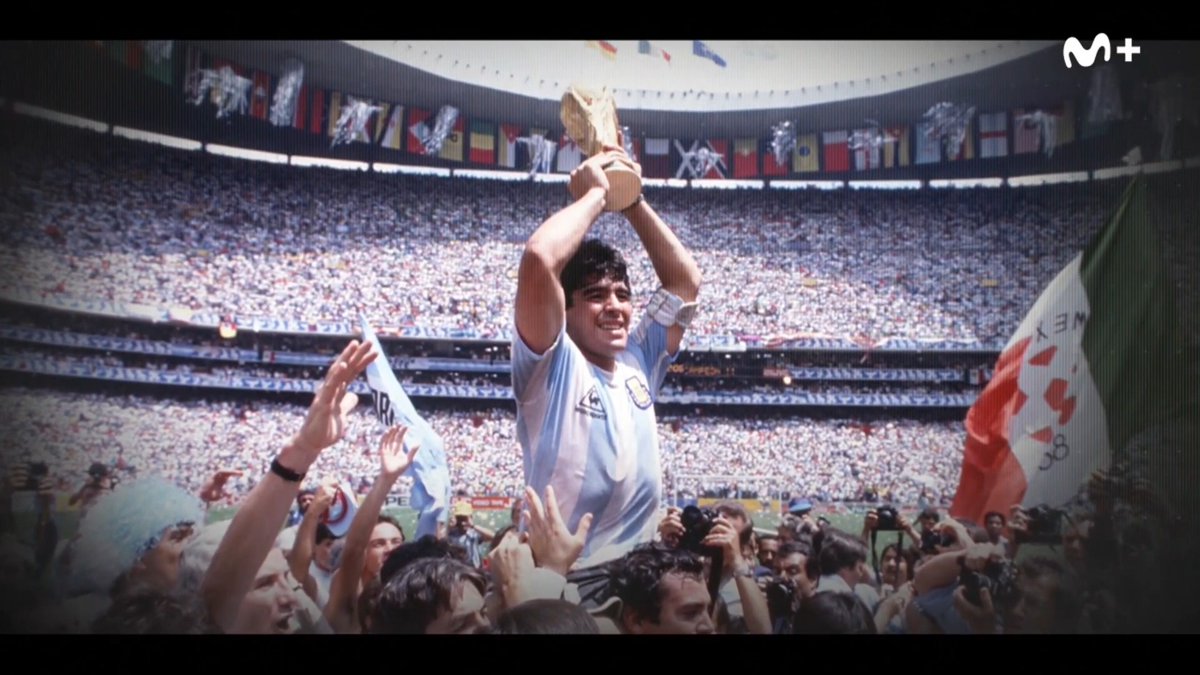 🏆"Lo más grande que existe en el fútbol... Tú lo has vivido". 🔟"El Capitán que todo equipo necesita" 🔙40 años desde que Diego alzó al cielo la Copa del Mundo. #InformePlus MEX'86. Cuando Maradona se hizo D10S. Disponible en Movistar Plus. #LaCasaDelFútbol