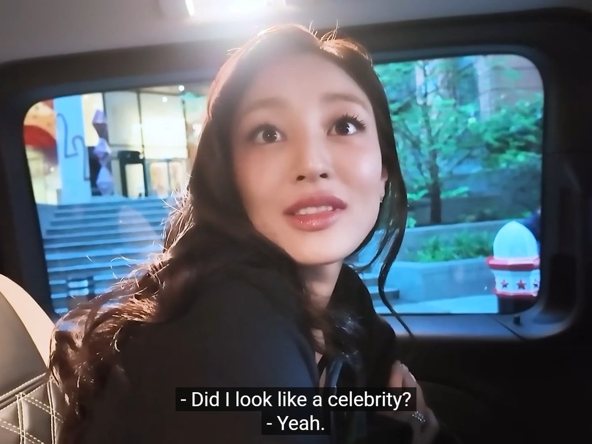 "Did I look like a celebrity?" Who's gonna tell her 😭