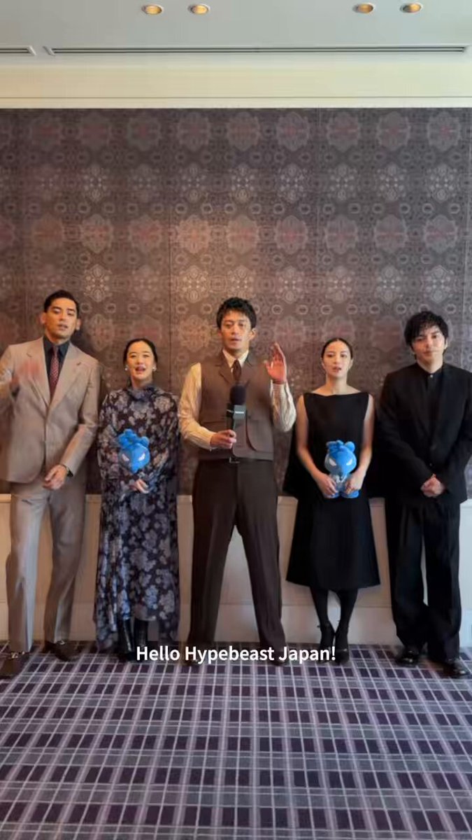 7月2日（木）より『Netflix』で世界独占配信がスタートする新次元のクライムスリラー 『ガス人間』。 配信開始を目前に控え『Hypebeast Japan』では、小栗旬、蒼井優、広瀬すず、林遣都、そして UTA に「『ガス人間』を一言で表すと？」という質問を投げかけた。 #netflix #ガス人間