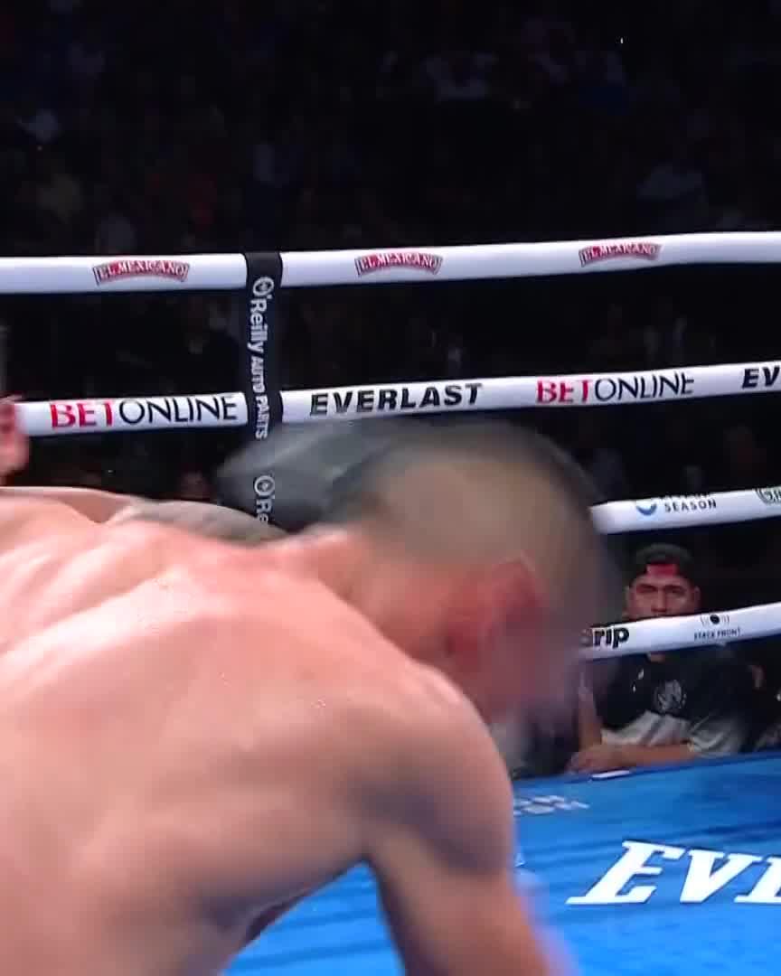 #OTD two years ago 🤩 bam dethroned a legend to take over the super flyweight division 👑 Most exciting fighter in boxing right now?