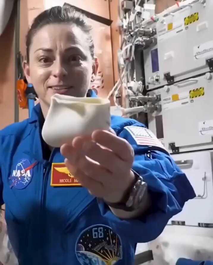 This is how we serve space coffee now, fluid dynamics designed cup 👀🙃