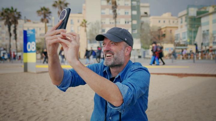 Step into the streets and capture unexpected moments of humor and charm. Xiaomi Imagery Global Awards 2026 is now open. Share the captivating stories you've discovered: