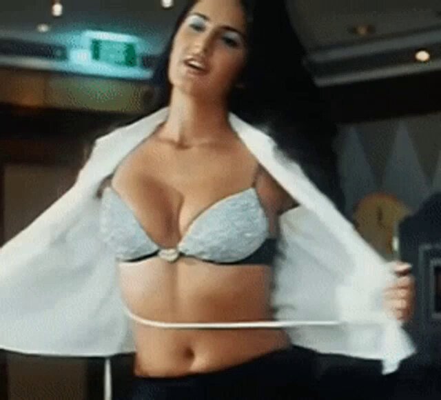 Katrina Kaif in her prime 🔥🥵