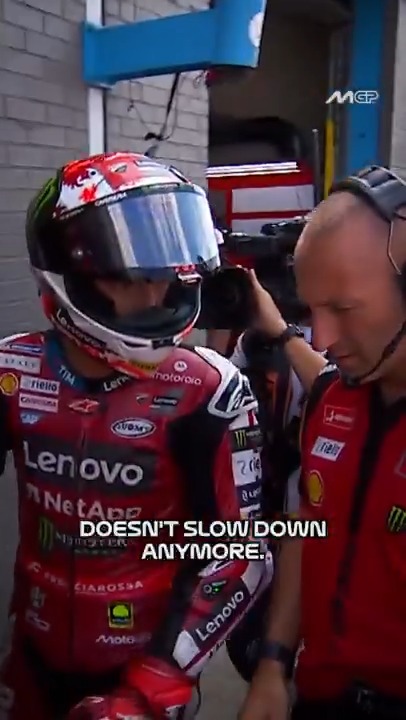 A disappointing end to the #DutchGP 🇳🇱 Pecco Bagnaia had to retire when he was 4th due to a mechanical problem! ❌ #MotoGP