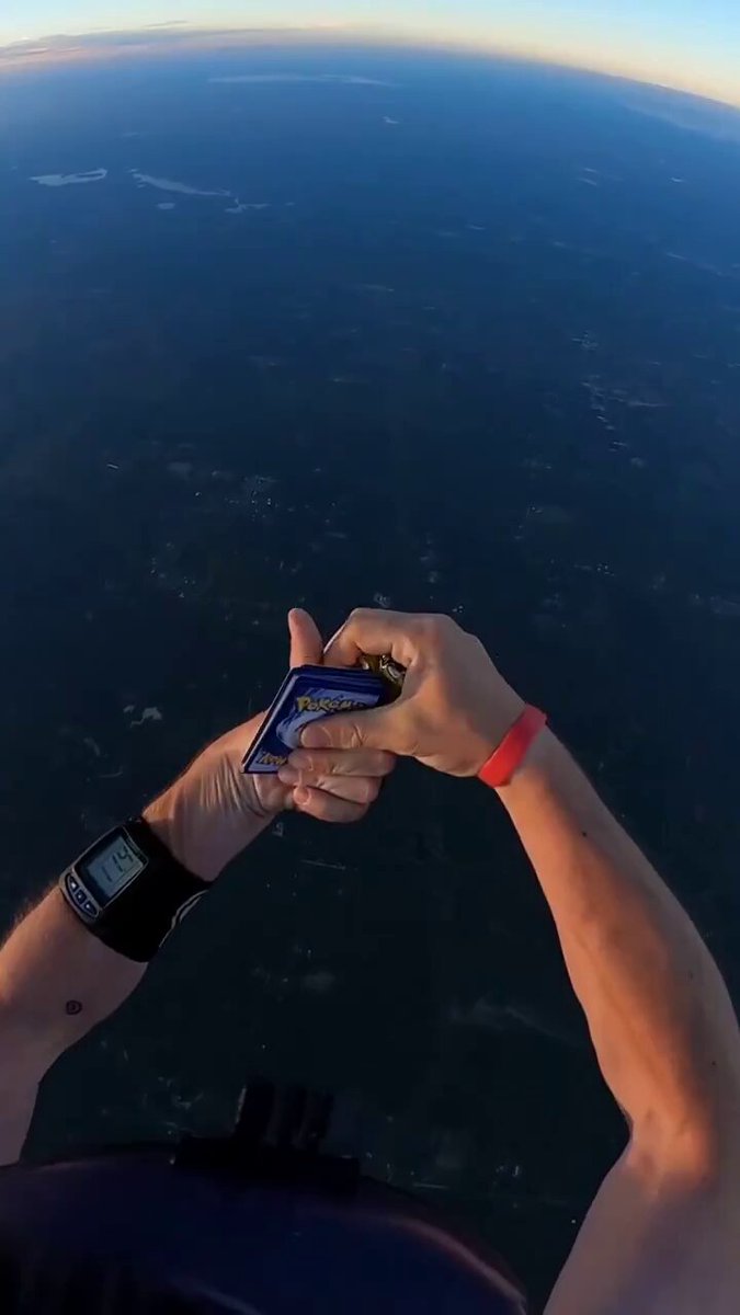 They really ripped this vintage Pokemon pack while skydiving 😮 🎥: IG/hodgexpodge