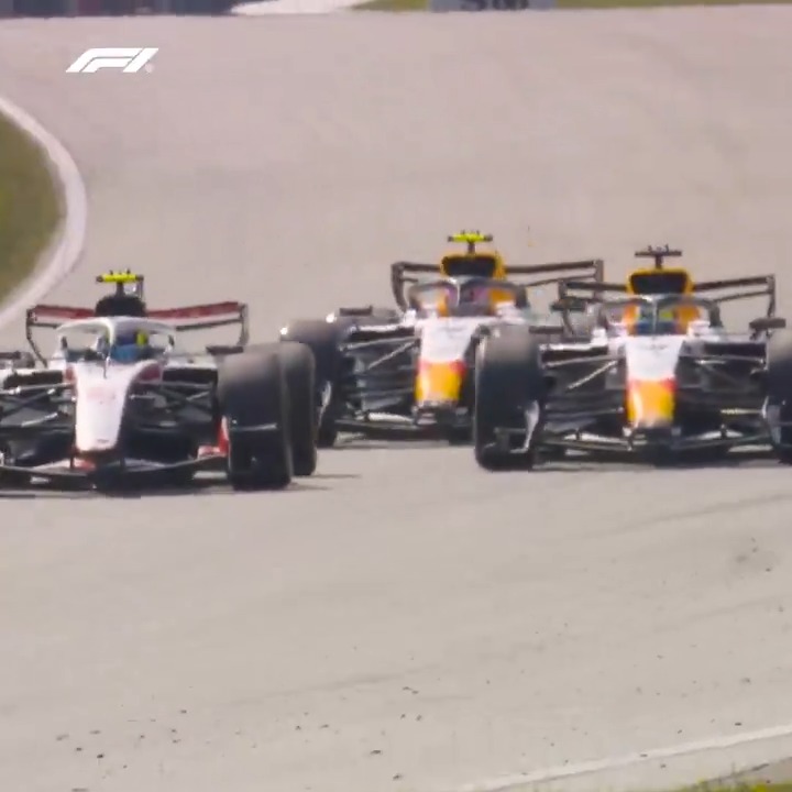 Fortune favours the brave 💪 A superb double overtake from Liam Lawson 🤩 #F1 #AustrianGP