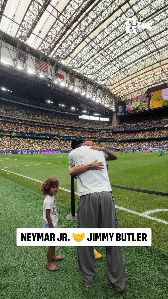 🇧🇷 Neymar Jr and NBA star Jimmy Butler together ahead of Brazil's Round of 32 match