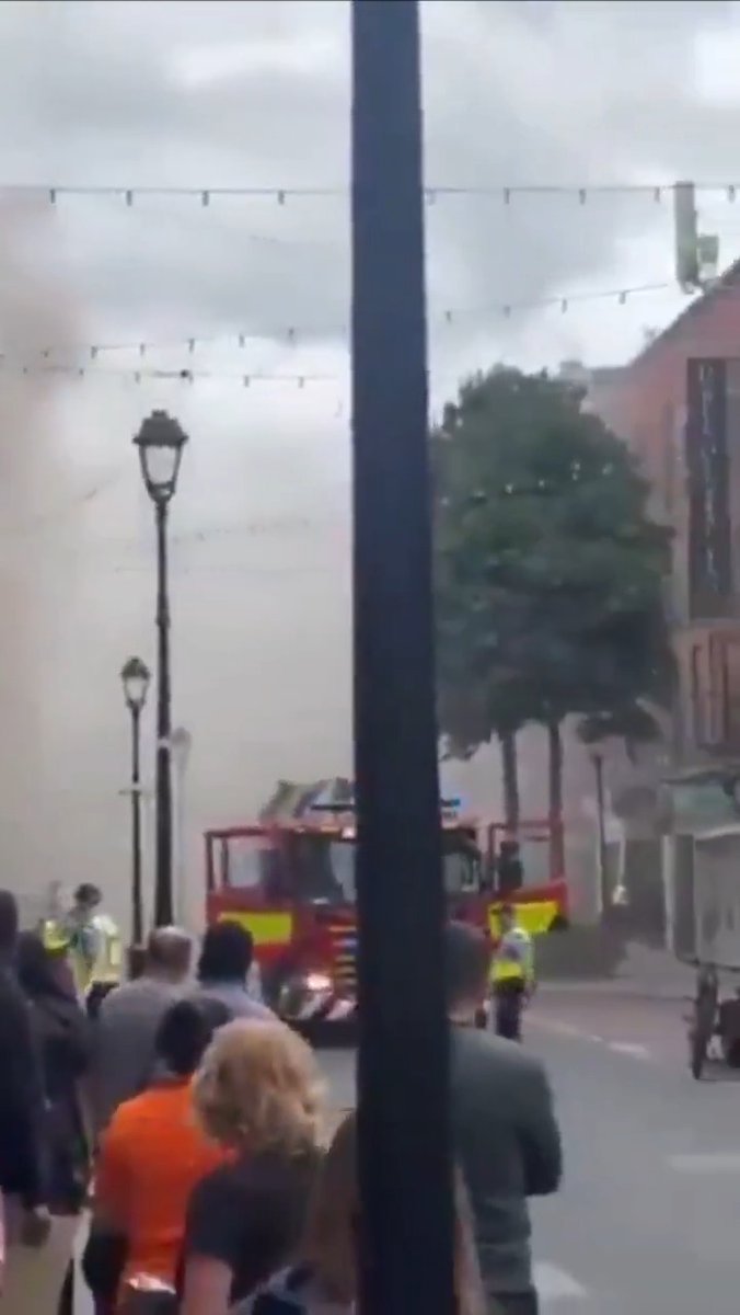 The Faizan-e-Madinah mosque (aka the Al-Madinah Prayer Hall) in Dublin Ireland is reportedly on fire 🔥 Oh well.... #CityLife #ireland #dublin #mosque #fire