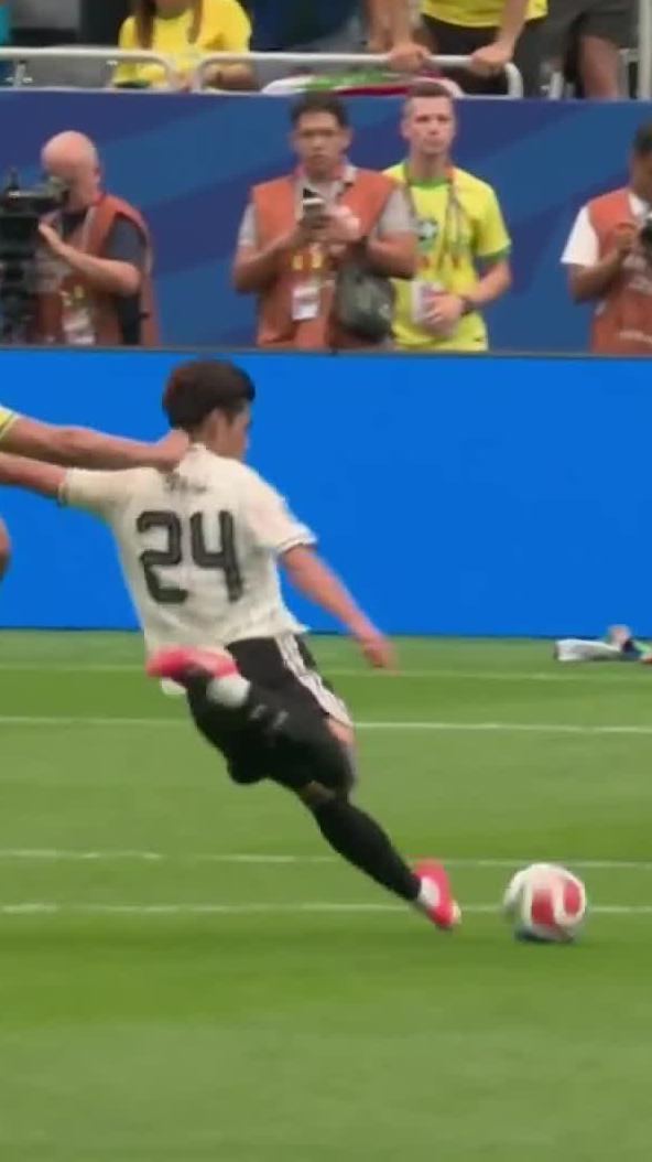 Kaishū Sano 🇯🇵 🔥 He goes straight through the heart of Brazil's defence 🤯 📺 Stream #FIFAWorldCup on DStv: #SSFootball | #DStvFIFAWorldCup2026