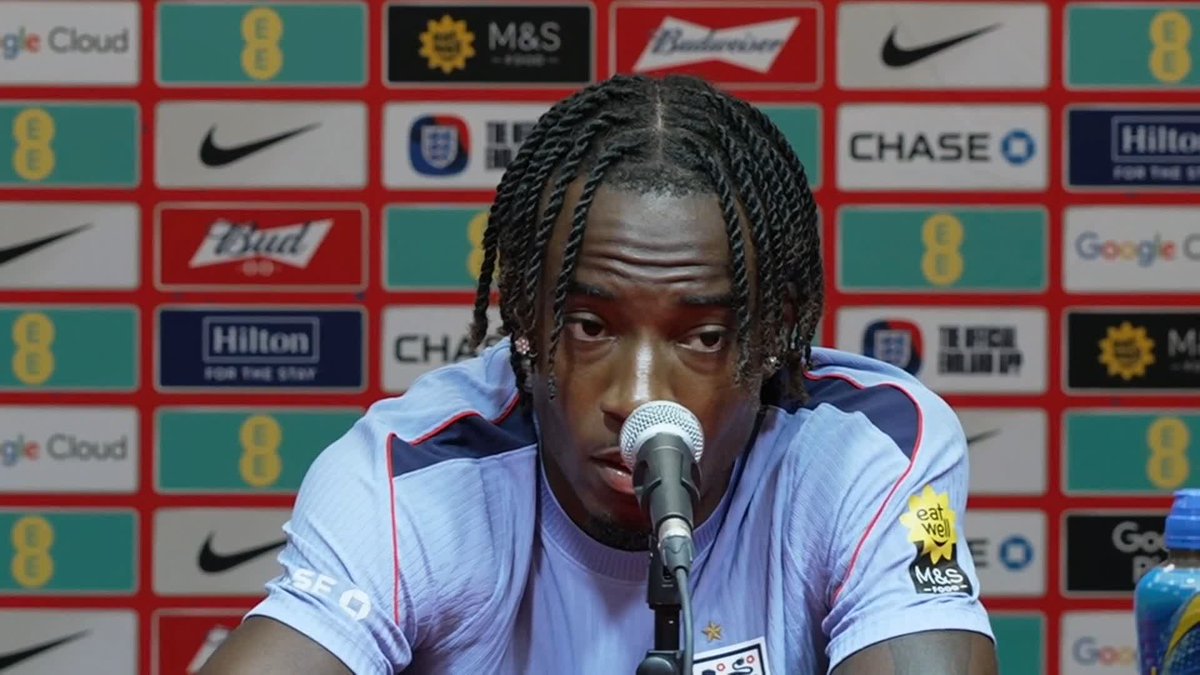 🗣️ "I thrive in space and he thrives in congestion." Noni Madueke on the differences between himself and Bukayo Saka 🏴