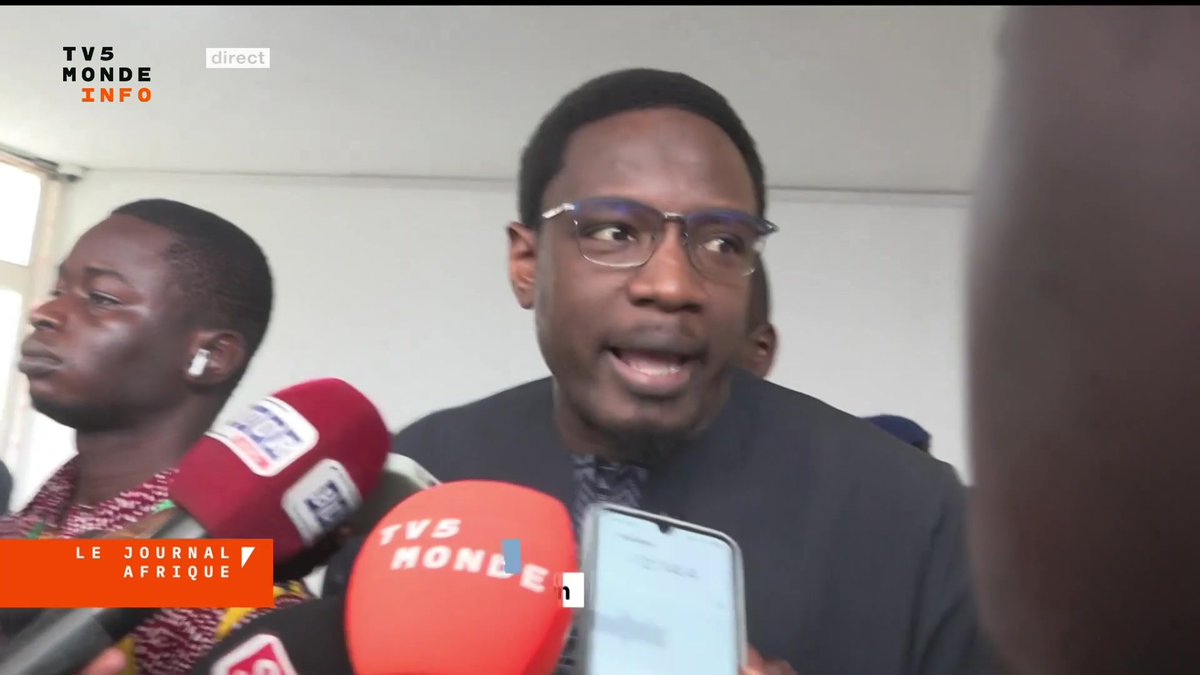 Sénégal : l'Assemblée nationale a adopté ce lundi un projet de modification de la constitution qui divise. L'opposition et plusieurs organisations de la société civile ont demandé le retrait du texte. Mais selon le Pastef, il s'agit d'une réforme au nom du peuple.