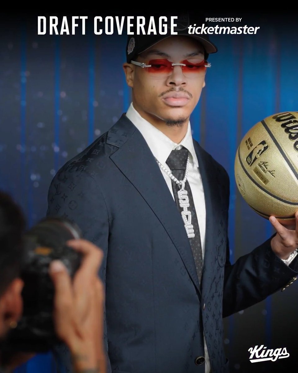 go behind-the-scenes with Darius Acuff Jr. at the 2026 NBA Draft, just minutes after being selected by Sacramento. ⠀ Full video now streaming exclusively on 📲 ⠀ Draft Coverage presented by @ticketmaster