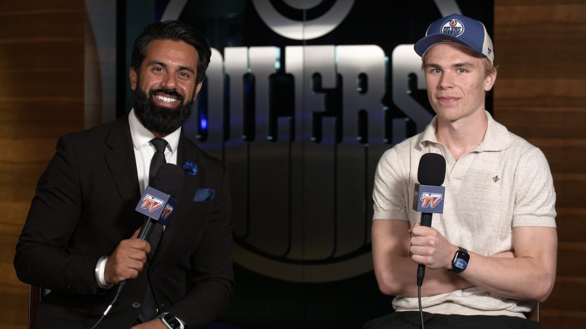 "I started at U18 & then I got the chance to play with the men's squad. It was really fun." Tony Brar 🚀 checks in with Malcom Gastrin about his journey this past season, including making his HockeyAllsvenskan debut with MoDo Hockey.