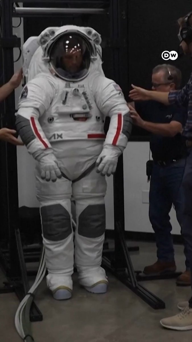 【NASA登月宇航服无法按期做好？承包商否认】 NASA警告称，原定用于2028年登月任务的宇航服可能无法按时交付，但承包商Axiom坚称其能够完成这一任务。
