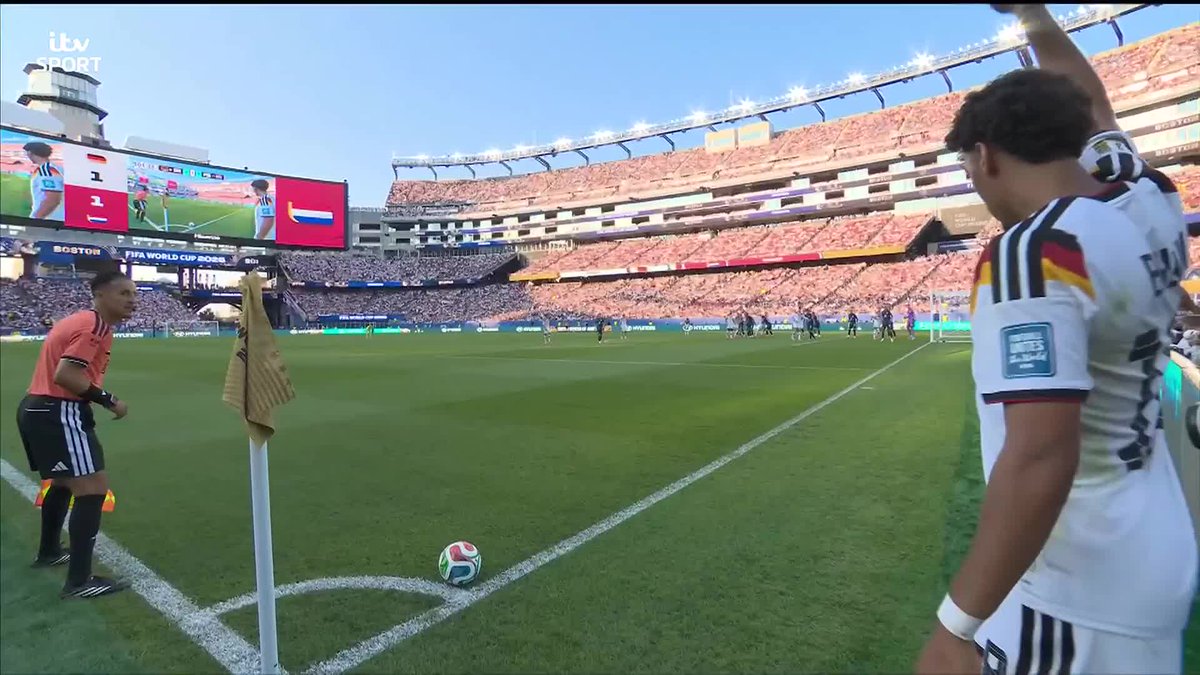 This moment Germany were denied a 2-1 lead in extra time for this foul on the goalkeeper... Should they feel hard done by? 🤔
