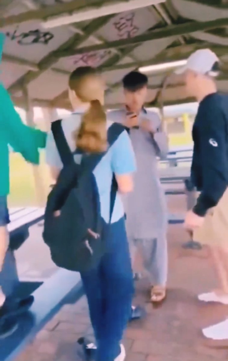 This Afghan MusIim was caught trying to $e×uaIIy harass a IittIe girI, but this heroic 🇦🇺Aussie dude intervened and taught that piece of shit a reaI Iesson! Love you for this bro🔥