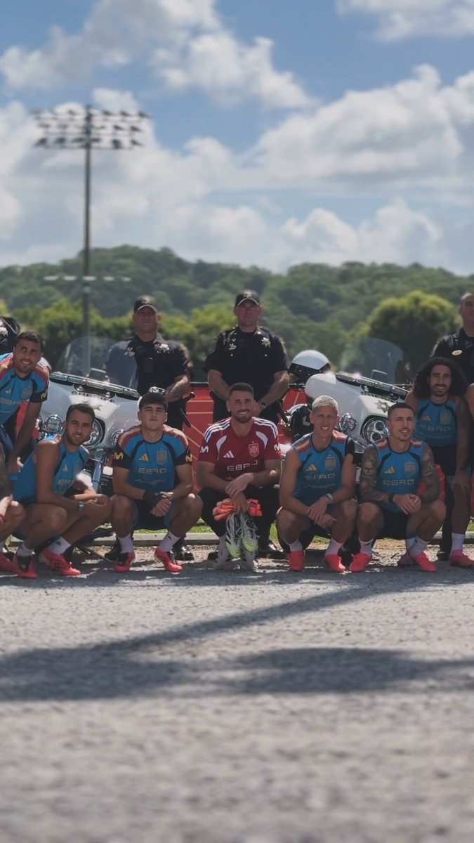 𝗧𝗛𝗔𝗡𝗞𝗦 for everything, Hamilton County Sheriff’s and Chattanooga Police Department! 🤗 Gracias por cuidarnos en nuestros entrenamientos, en nuestros desplazamientos y en nuestra estancia en esta bella ciudad al sureste de Tennessee. #VamosEspaña | #CopaMundialFIFA