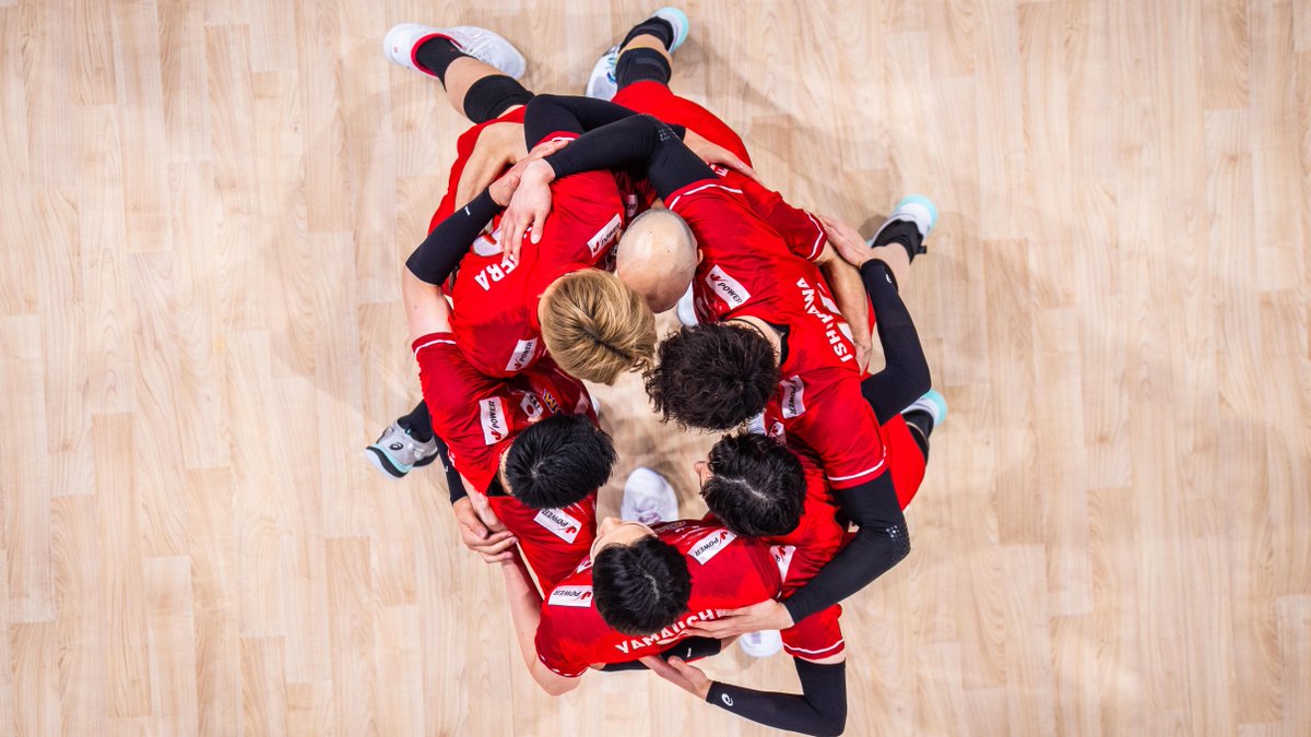 #VNL2026: JAPAN TOP THE STANDINGS 🇯🇵🔥 Two weeks in, Japan are 8-0 and remain the only undefeated team in the tournament 🤩 From straight-set wins to five-set thrillers 💥, Japan’s perfect run has been packed with matches worth watching back 🎥. Their run so far: 🇯🇵 3-0 Ukraine 🇯🇵 3-2 Poland 🇯🇵 3-1 China 🇯🇵 3-1 Slovenia 🇯🇵 3-1 Serbia 🇯🇵 3-2 Iran 🇯🇵 3-2 USA 🇯🇵 3-2 France 📺 Watch the replays on VBTV: 🏐 #BePartOfTheGame #Volleyball