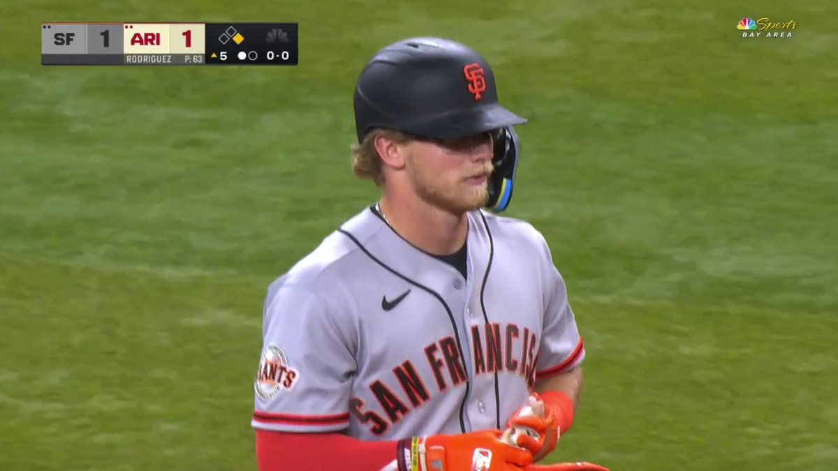 Cox ties the game with a perfect safety squeeze 👏