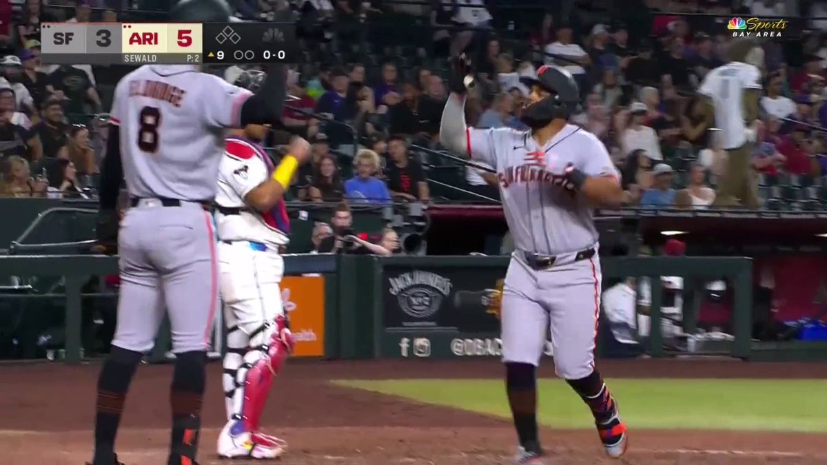 Heliot Ramos smashes a home run to cut the lead 👀