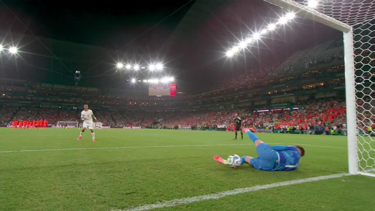 ¡DE NO CREER! Verbruggen le había tapado el penal a Rahimi, pero terminó metiendo la pelota al arco con el taco... ⚽ #ESPNMundial 📺 Mirá los mejores partidos de la #FIFAWorldCup por ESPN, en el Plan Premium de #DisneyPlus