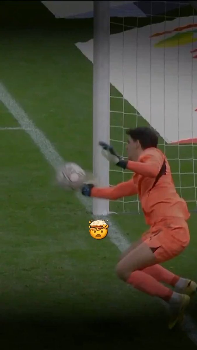 We’ve seen that technique before. Bounou. 🇲🇦🧤 #FIFAWorldCup