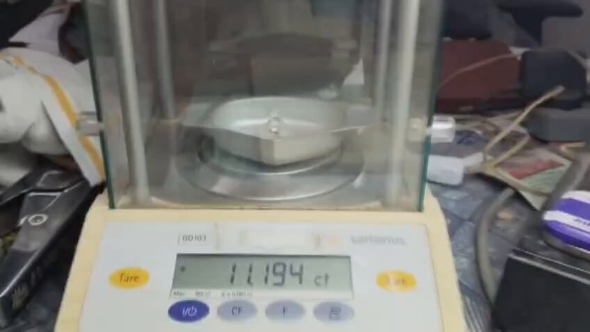 BIG NEWS 🚨 A tribal family in Panna has unearthed an 11.19-carat diamond. Few months ago, they discovered another diamond worth nearly ₹93 lakh. The family struck lucky for the second time after months of relentless digging. Panna's diamond fields once again rewarded patience, perseverance, and determination.
