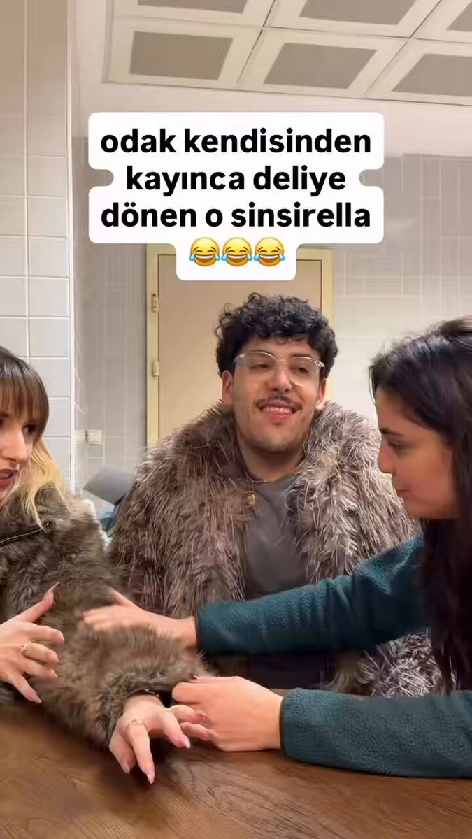 bu kişi çok tanidik kürkü bile ayni😂